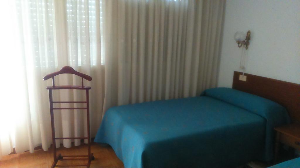 Pension Vazquez Vimianzo الغرفة الصورة